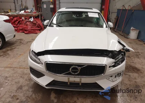 2021 Volvo S60 T5 Momentum из США, поврежденный, VIN 7JR102FK7MG102659
